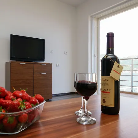 Aparthotel Iris 4*
